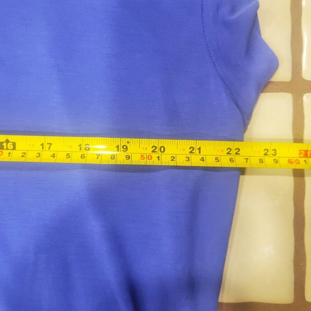 Naked Zebra Blue/Periwinkle V-Neck Short Sleeved Blouse w/Back Cutouts - Size M - Picture 9 of 10